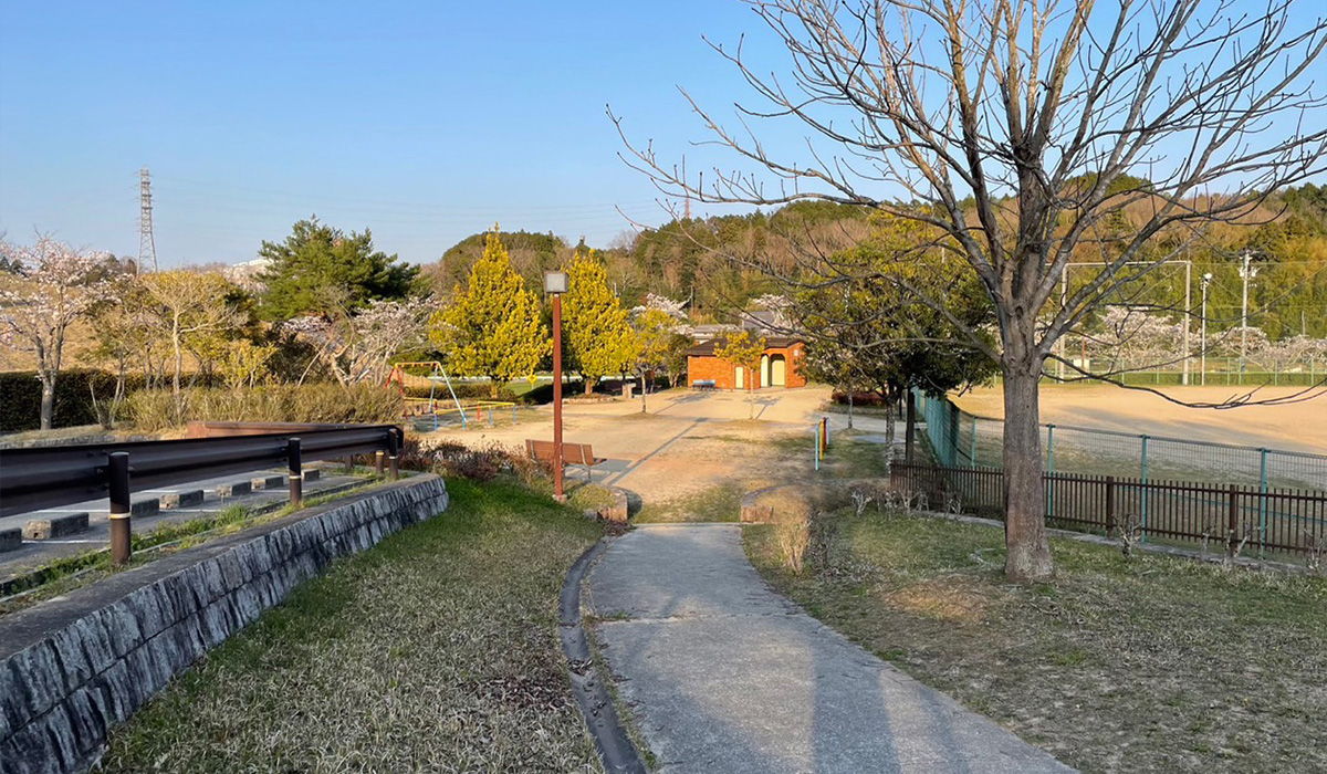 学園東公園の外観